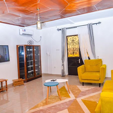 Appartement Meuble 2 Chambres Avec Salle De Bain - 1 Salon - 1E Cuisine - La Concorde - Quartier Nkomkana Yaounde Ngoại thất bức ảnh