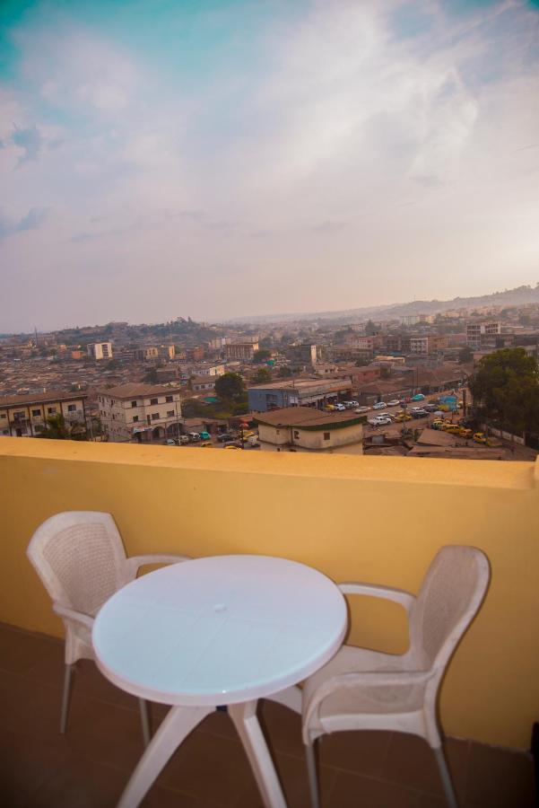Appartement Meuble 2 Chambres Avec Salle De Bain - 1 Salon - 1E Cuisine - La Concorde - Quartier Nkomkana Yaounde Ngoại thất bức ảnh
