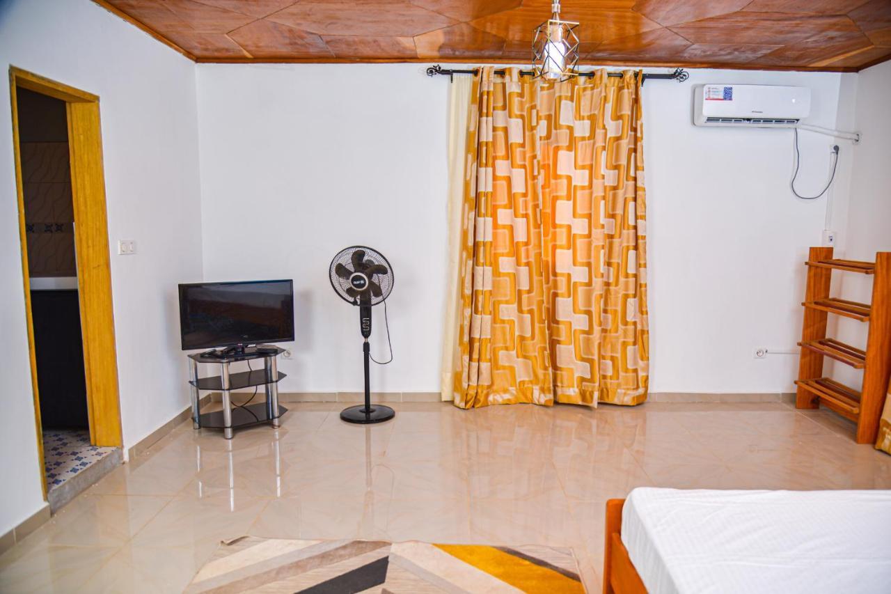 Appartement Meuble 2 Chambres Avec Salle De Bain - 1 Salon - 1E Cuisine - La Concorde - Quartier Nkomkana Yaounde Ngoại thất bức ảnh