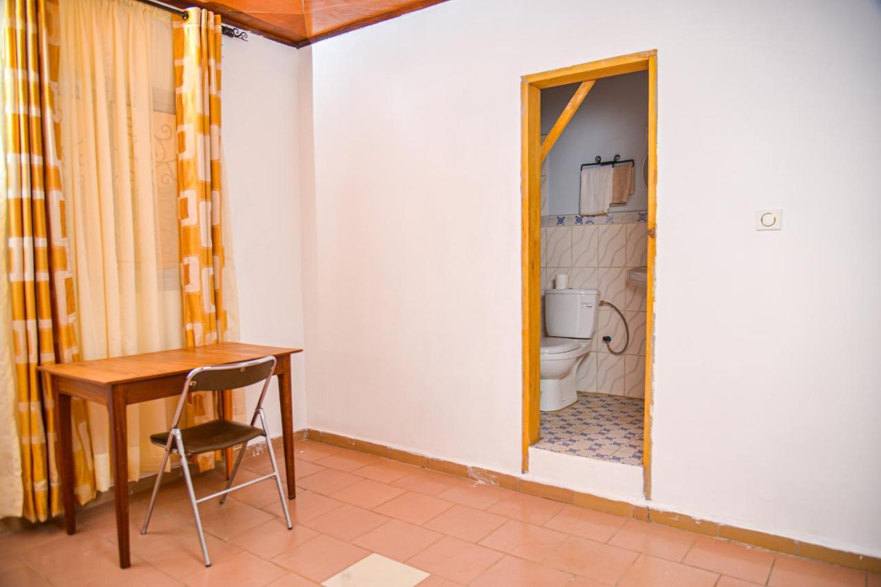 Appartement Meuble 2 Chambres Avec Salle De Bain - 1 Salon - 1E Cuisine - La Concorde - Quartier Nkomkana Yaounde Ngoại thất bức ảnh